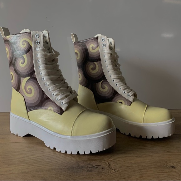 Hand-painted Swirls Leather Platform Combat Boots- Size Aus9 - Picture 2 of 4
